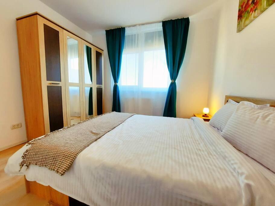 Beautiful Panoramic Central Apartment - City Of Mara Timisoara Esterno foto
