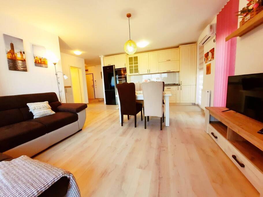 Beautiful Panoramic Central Apartment - City Of Mara Timisoara Esterno foto