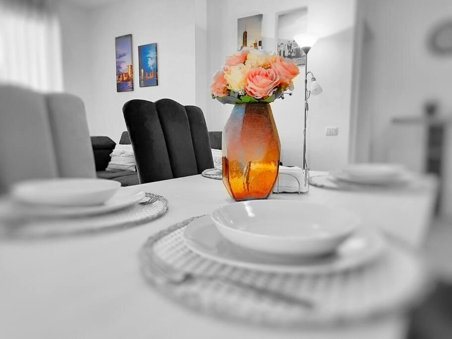 Beautiful Panoramic Central Apartment - City Of Mara Timisoara Esterno foto